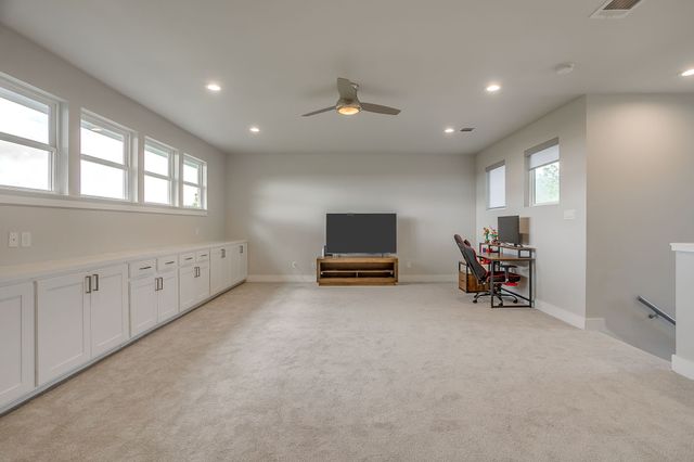 323 Stone Mountain Road, Cresson, TX 76035