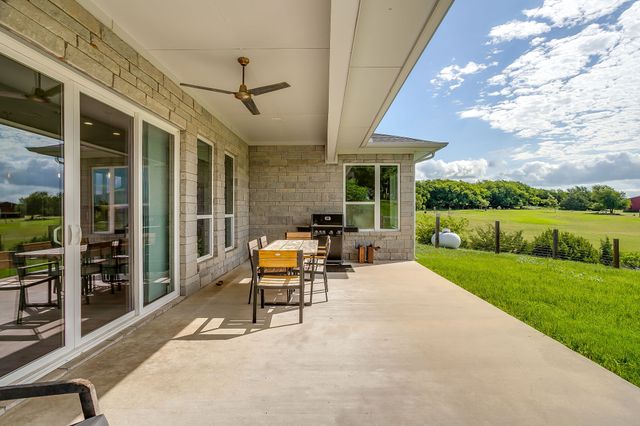 323 Stone Mountain Road, Cresson, TX 76035