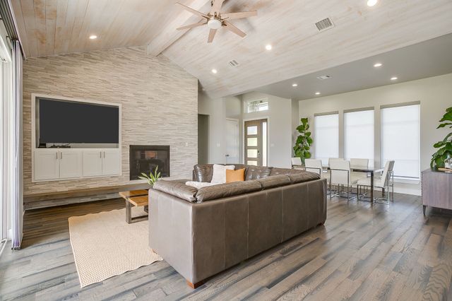 323 Stone Mountain Road, Cresson, TX 76035