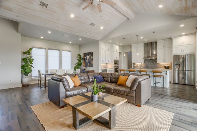 323 Stone Mountain Road, Cresson, TX 76035