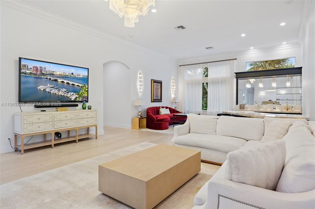 325 Eagle Dr, Jupiter, FL 33477