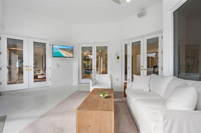 325 Eagle Dr, Jupiter, FL 33477