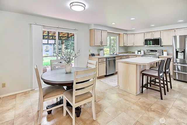 25780 174th Place SE, Covington, WA 98042