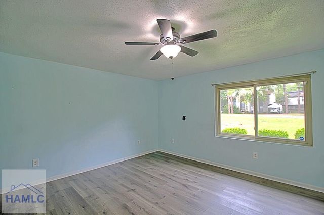 1062 Kelly Drive, Hinesville, GA 31313