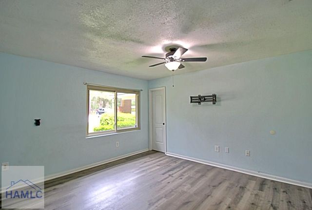 1062 Kelly Drive, Hinesville, GA 31313