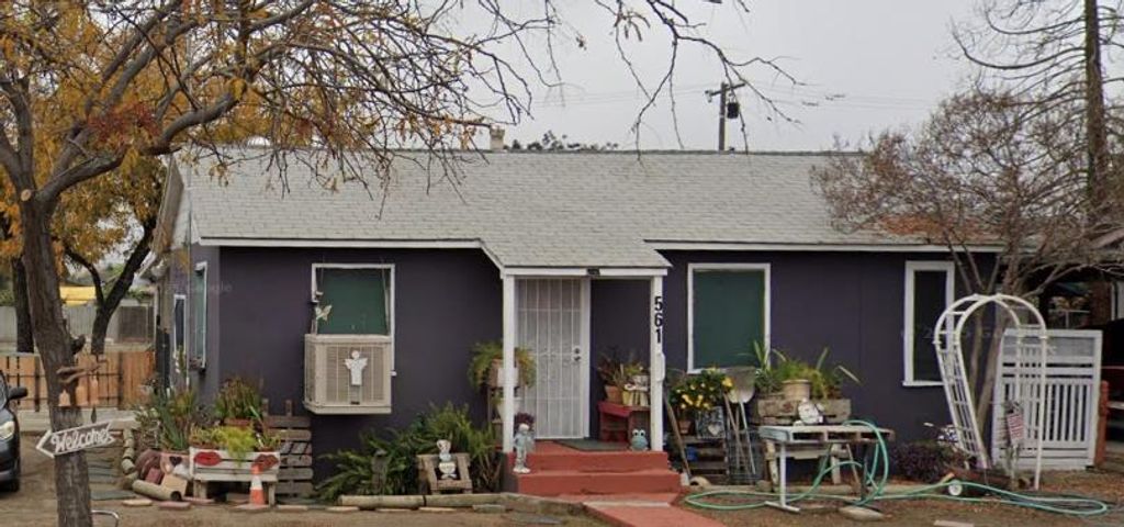 Image 1 of property listing at 561 S I Street, Tulare, CA 93274