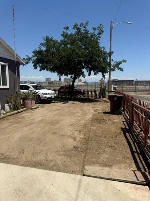 Image 3 of property listing at 561 S I Street, Tulare, CA 93274