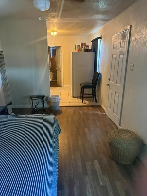 Image 5 of property listing at 561 S I Street, Tulare, CA 93274