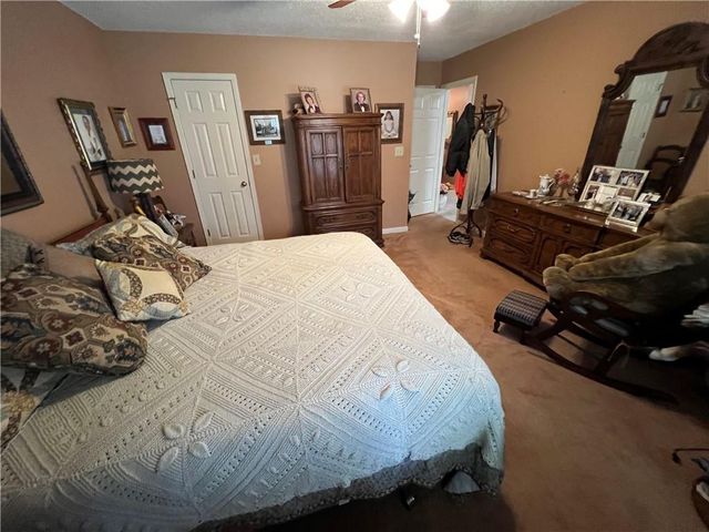 7159 Woodridge Lane, Union City, GA 30291