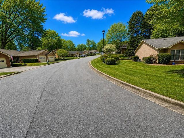 7159 Woodridge Lane, Union City, GA 30291