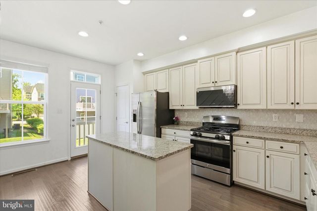 621 RAVENWOOD DR, Glen Burnie, MD 21060