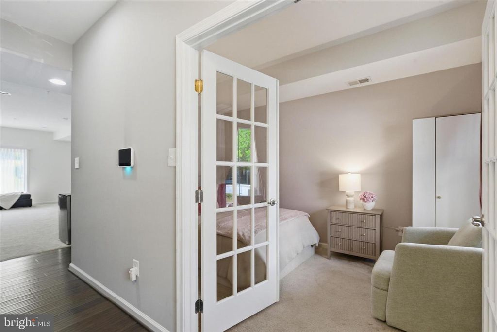 Image 14 of property listing at 621 RAVENWOOD DR, Glen Burnie, MD 21060