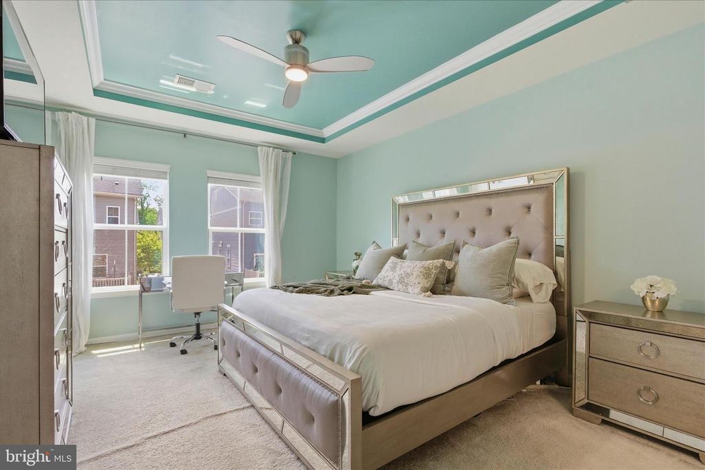 Image 27 of property listing at 621 RAVENWOOD DR, Glen Burnie, MD 21060