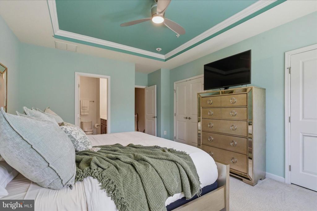 Image 28 of property listing at 621 RAVENWOOD DR, Glen Burnie, MD 21060