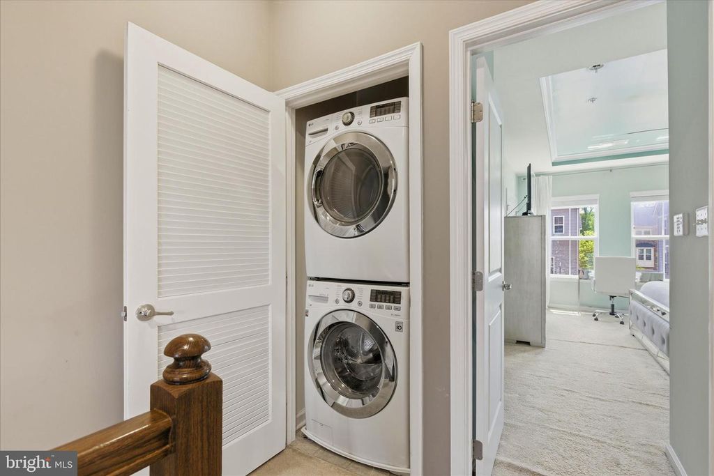 Image 31 of property listing at 621 RAVENWOOD DR, Glen Burnie, MD 21060