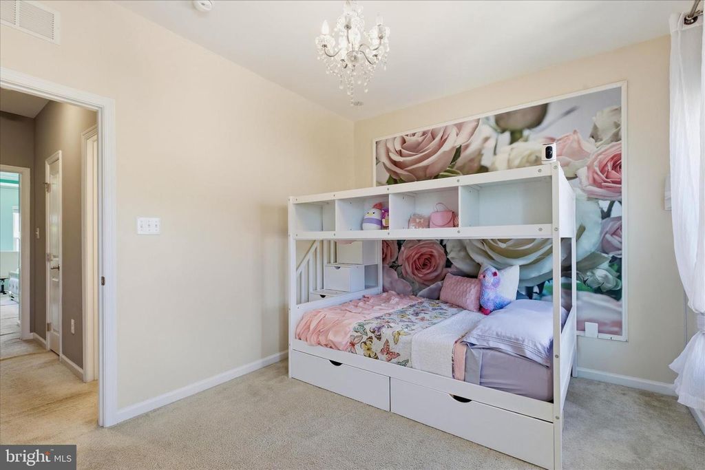 Image 33 of property listing at 621 RAVENWOOD DR, Glen Burnie, MD 21060
