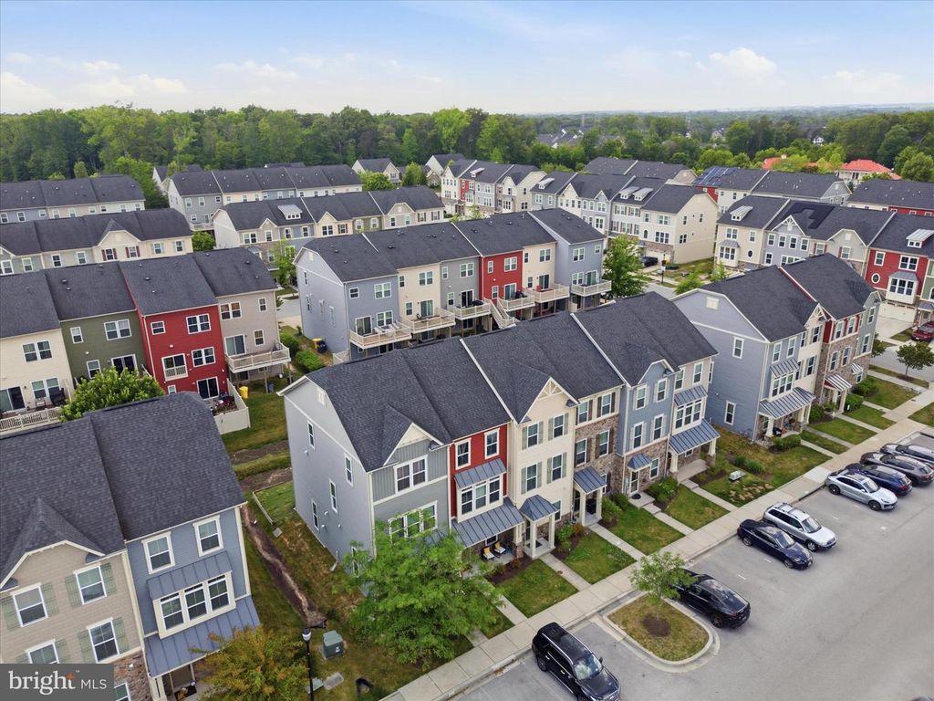 Image 36 of property listing at 621 RAVENWOOD DR, Glen Burnie, MD 21060
