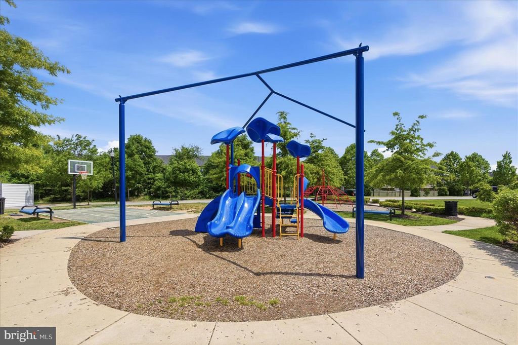 Image 46 of property listing at 621 RAVENWOOD DR, Glen Burnie, MD 21060