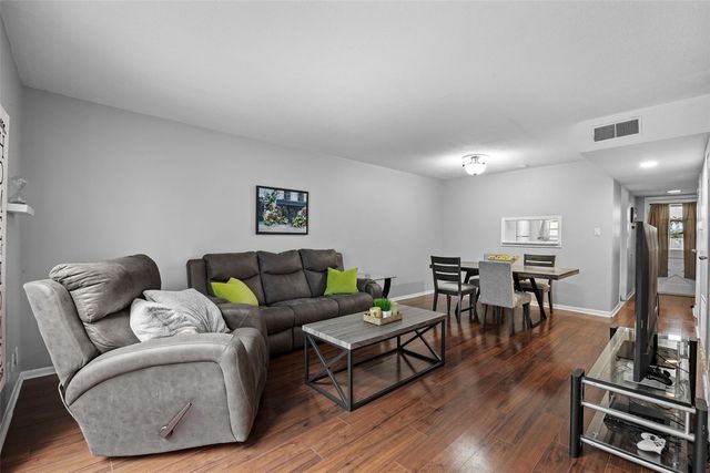 1202 21st Ave Place, Coralville, IA 52241