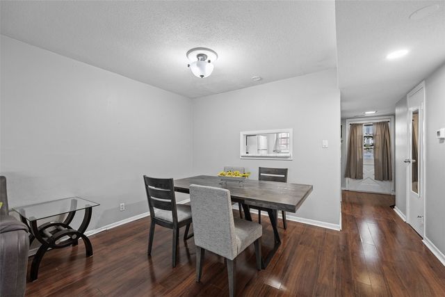 1202 21st Ave Place, Coralville, IA 52241