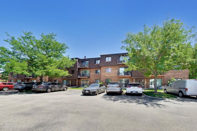 600 Cobblestone Circle F, Glenview, IL 60025