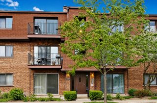 600 Cobblestone Circle F, Glenview, IL 60025
