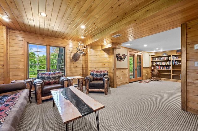 N71W31034 Lower Club CIRCLE W, Hartland, WI 53029