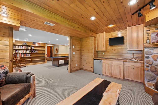 N71W31034 Lower Club CIRCLE W, Hartland, WI 53029