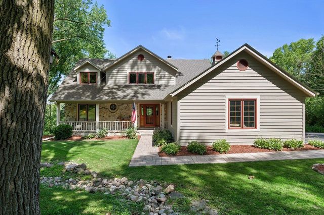 N71W31034 Lower Club CIRCLE W, Hartland, WI 53029