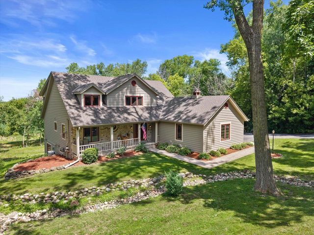 N71W31034 Lower Club CIRCLE W, Hartland, WI 53029