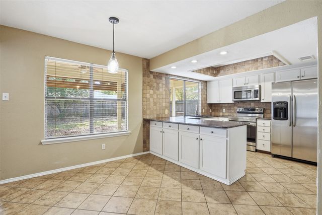 3906 Cedarwood Court, Arlington, TX 76017