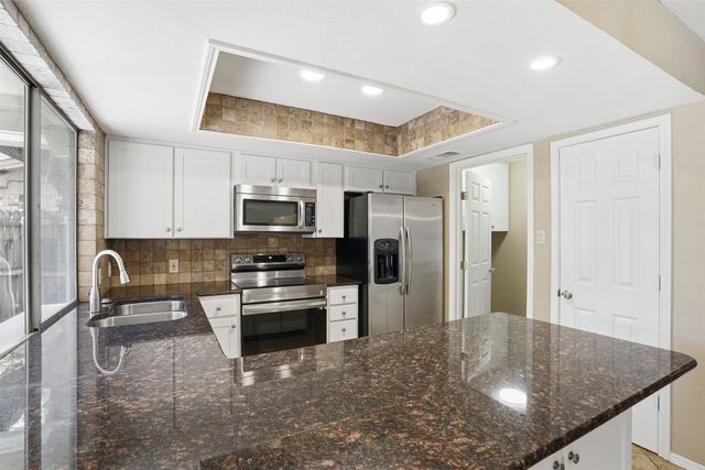 3906 Cedarwood Court, Arlington, TX 76017