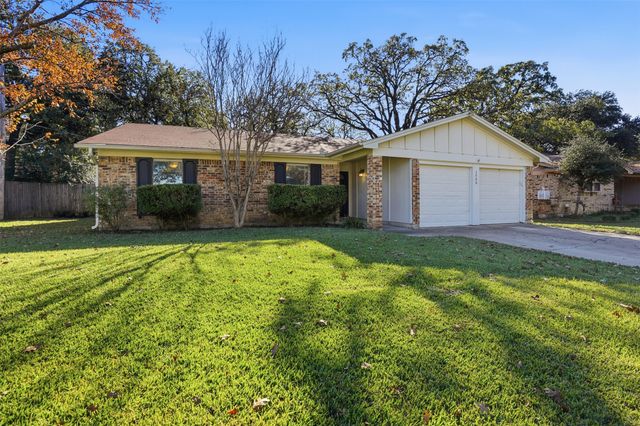 3906 Cedarwood Court, Arlington, TX 76017