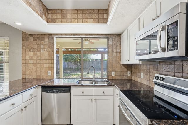 3906 Cedarwood Court, Arlington, TX 76017