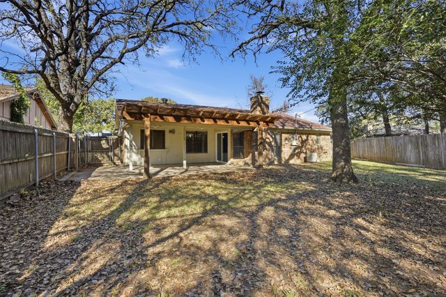 3906 Cedarwood Court, Arlington, TX 76017