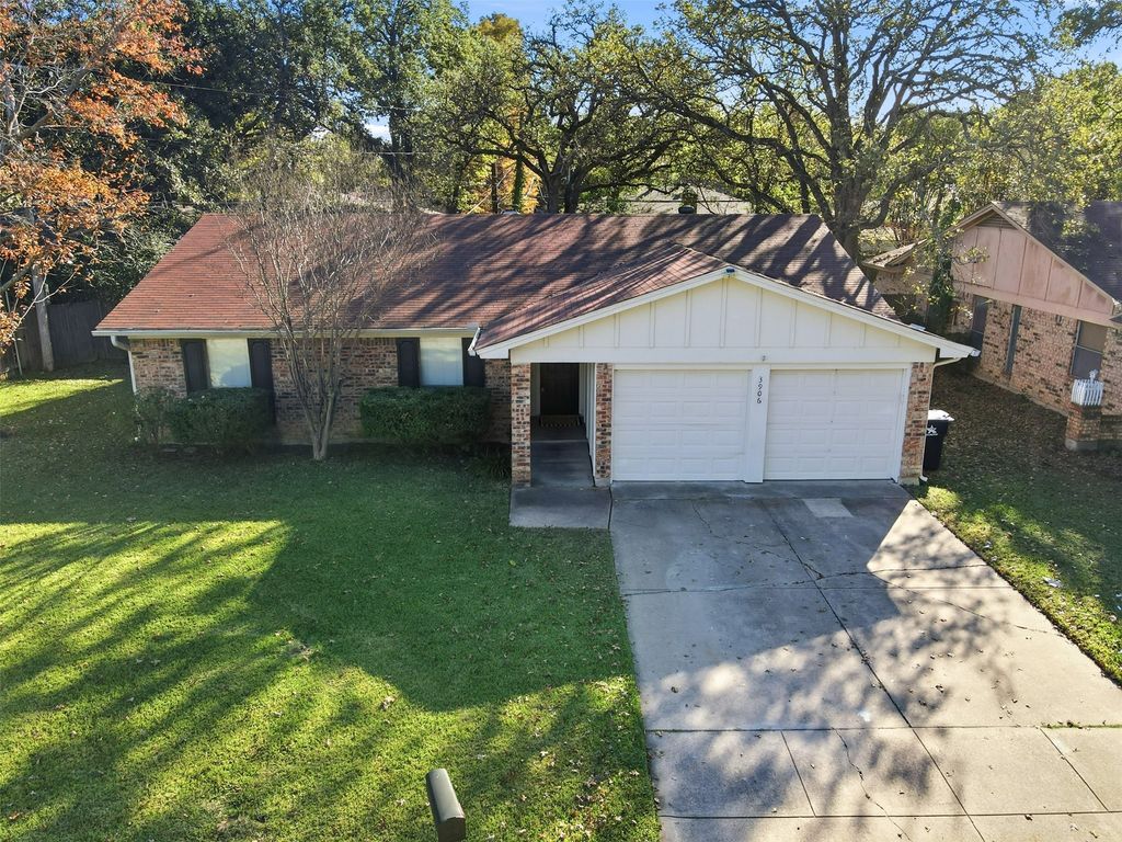 3906 Cedarwood Court, Arlington, TX 76017
