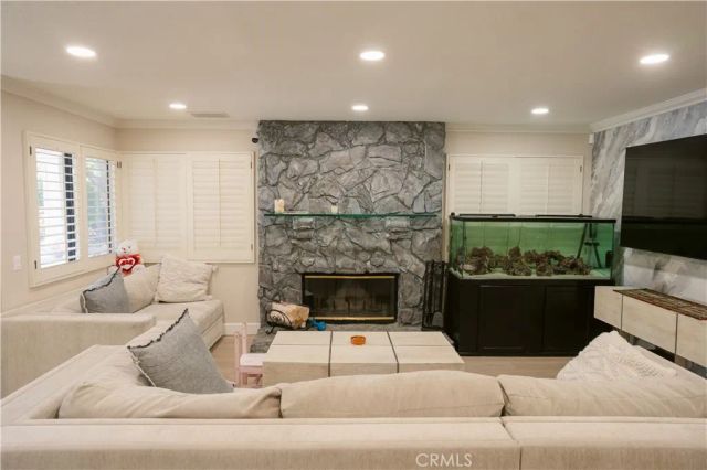 3060 Sioux Court, Simi Valley, CA 93063