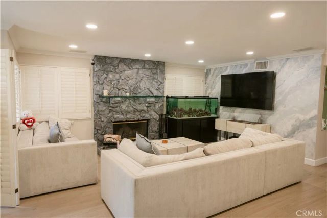 3060 Sioux Court, Simi Valley, CA 93063