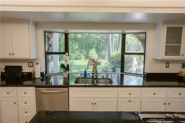 3060 Sioux Court, Simi Valley, CA 93063