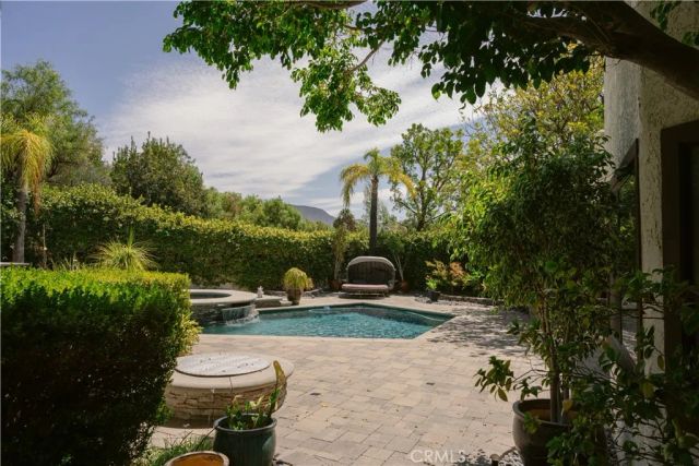 3060 Sioux Court, Simi Valley, CA 93063