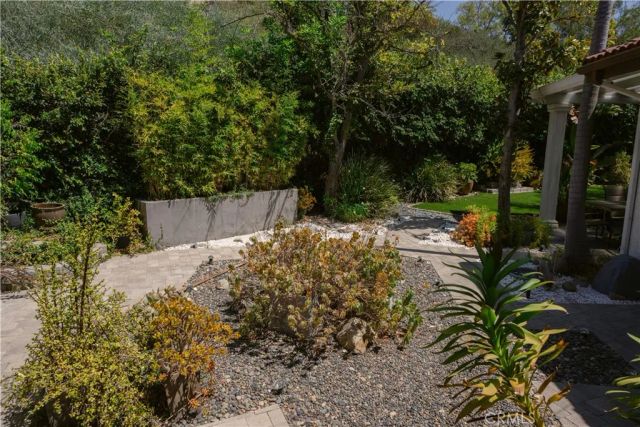 3060 Sioux Court, Simi Valley, CA 93063