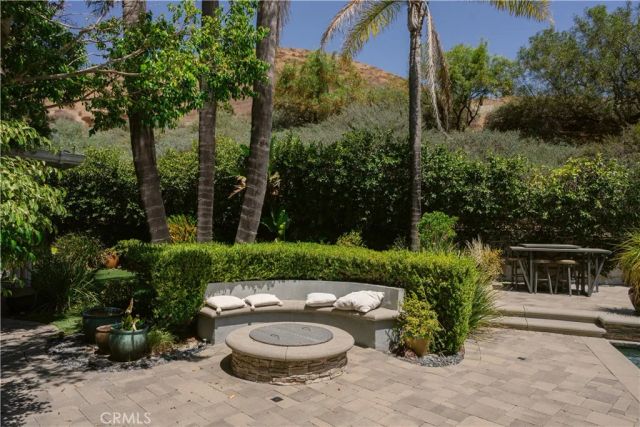 3060 Sioux Court, Simi Valley, CA 93063