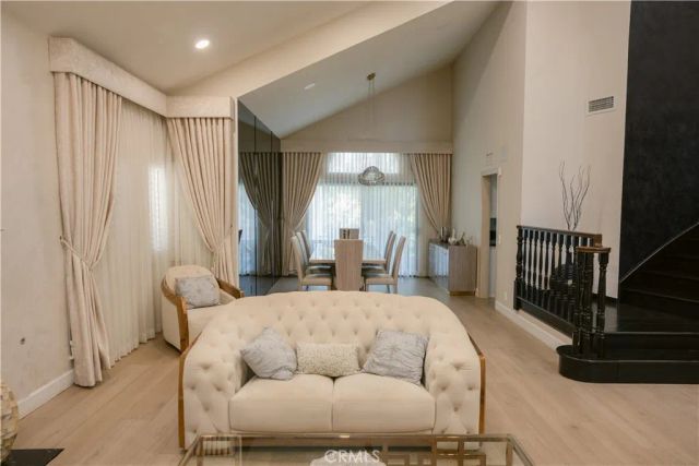 3060 Sioux Court, Simi Valley, CA 93063