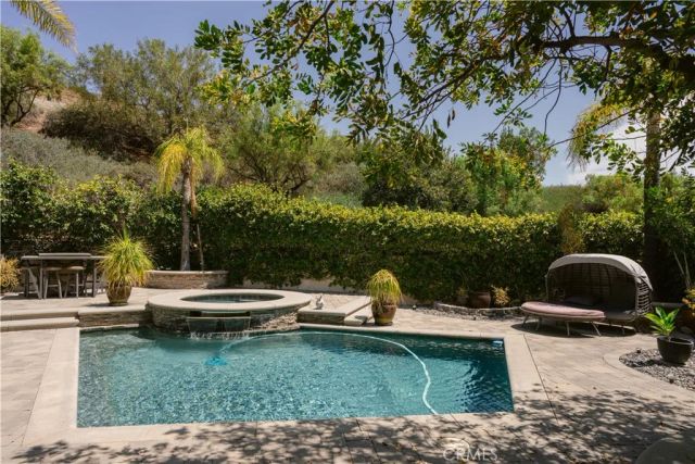 3060 Sioux Court, Simi Valley, CA 93063