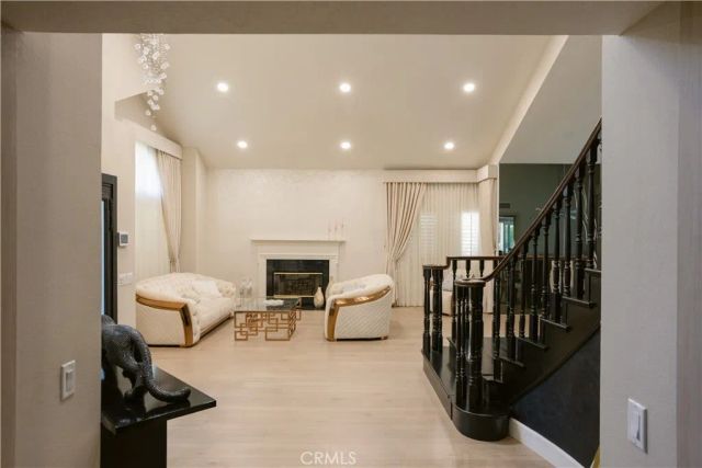 3060 Sioux Court, Simi Valley, CA 93063