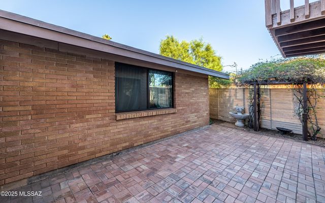 1342 W Schafer Drive, Tucson, AZ 85705