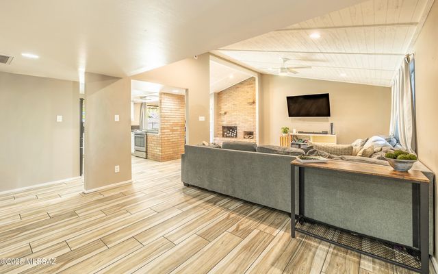 1342 W Schafer Drive, Tucson, AZ 85705