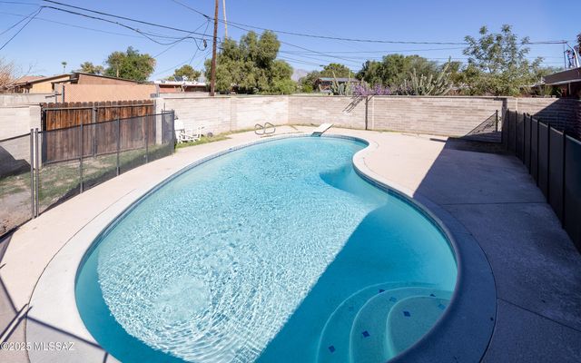 1342 W Schafer Drive, Tucson, AZ 85705