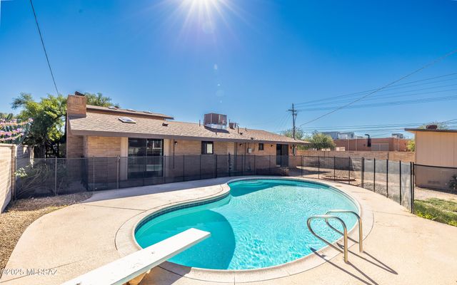 1342 W Schafer Drive, Tucson, AZ 85705