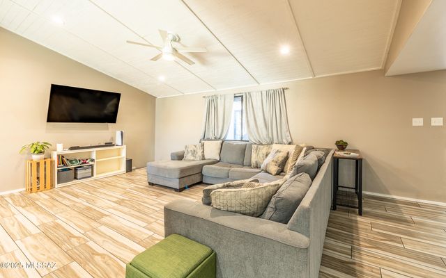 1342 W Schafer Drive, Tucson, AZ 85705